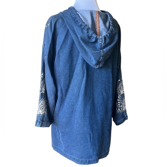 Soft Surroundings Blue Denim Embroidered Floral Hoodie Pullover Tunic Women’s M - Picture 4 of 8